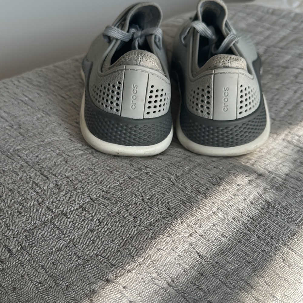 Crocs Free Ride Sneakers - Picture 3 of 4